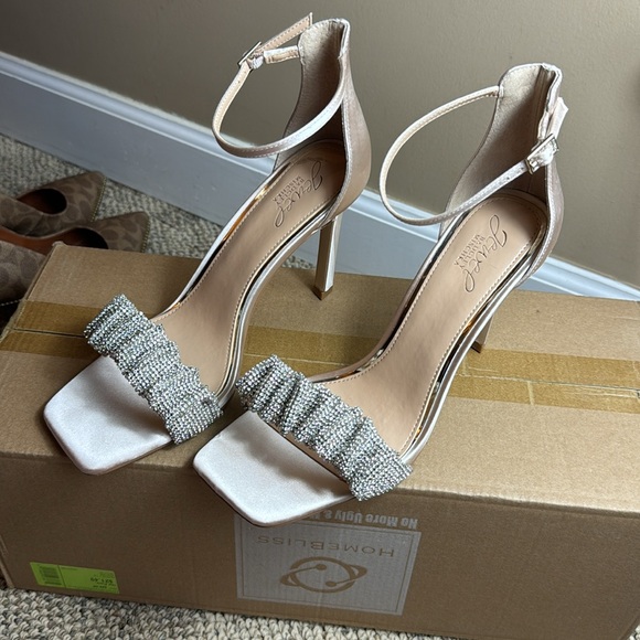 • Jewel Badgley Mischka • Ridley Bejeweled Strap Stiletto Heel • 8.5 • - Picture 2 of 10